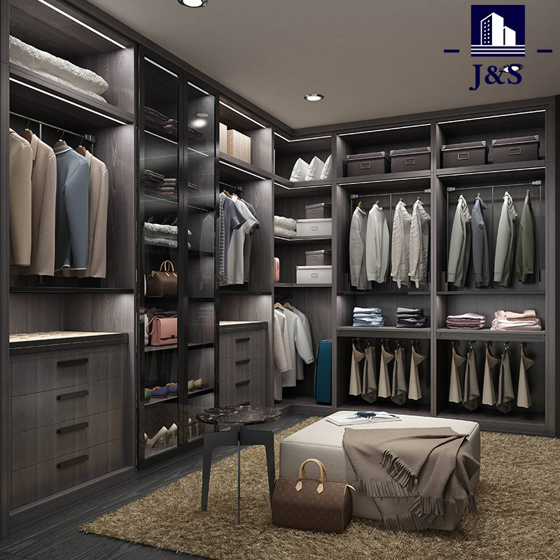 Πρόκειται να στήσετε walk in closet